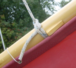 The main halyard attached with a Stunsail Knot