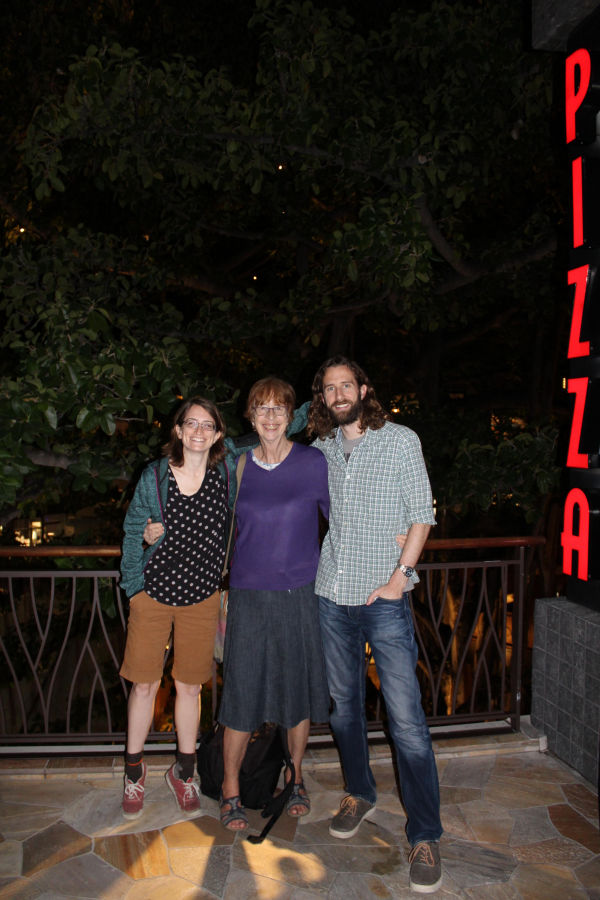 Outside the Pizza Restaurant at the International Market Place<br>
Honolulu.