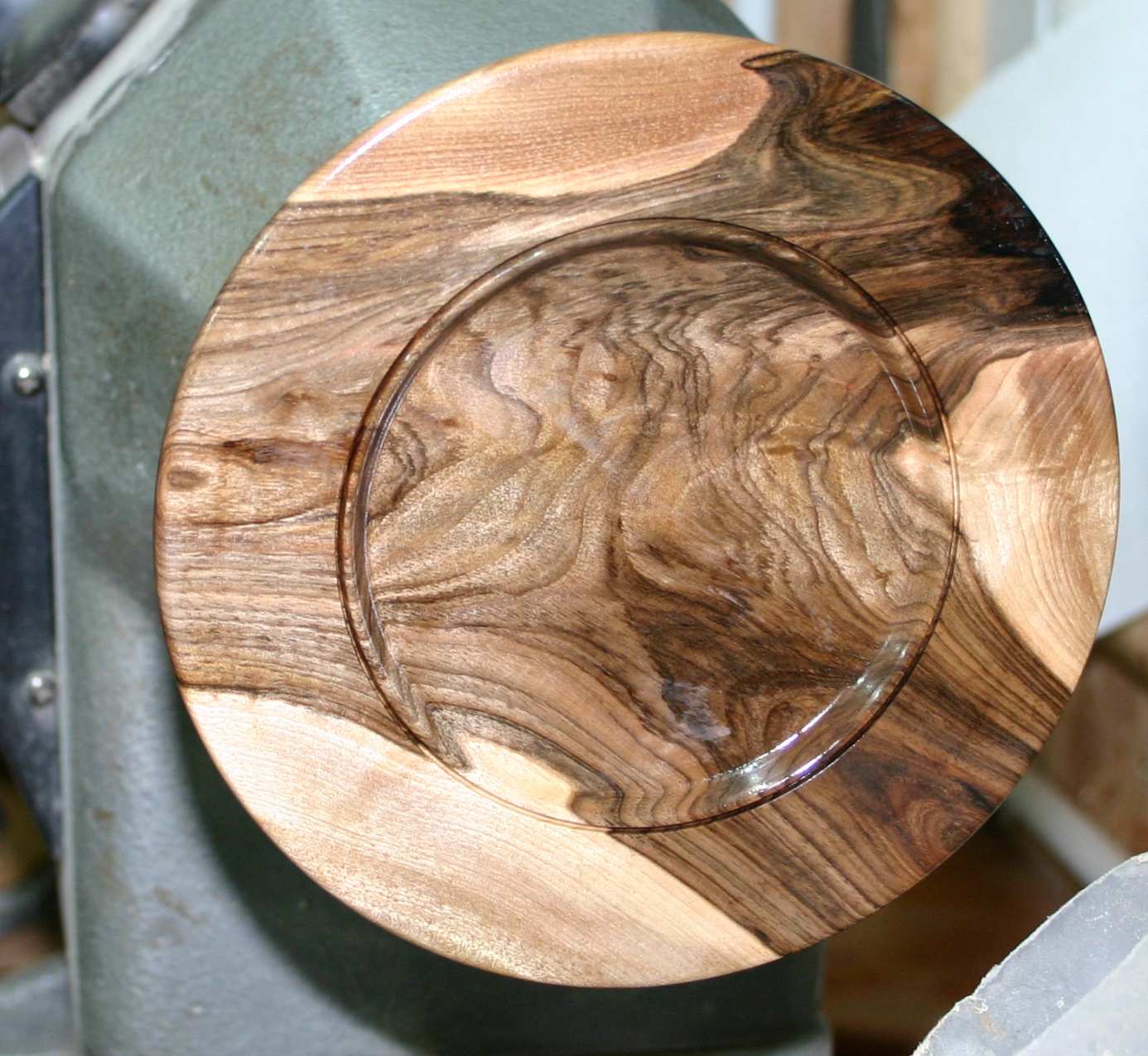 Making a Walnut Platter.